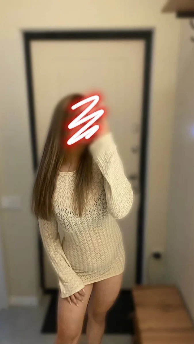 Аделя, 18 — Выезд